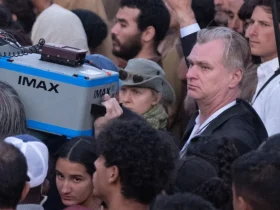 Christopher Nolan wirkt in neuem Bild aus "Die Odyssee" verloren